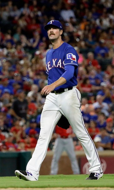 Hamels, Beltre lead Rangers past Angels 10-0 (Jul 07, 2017)